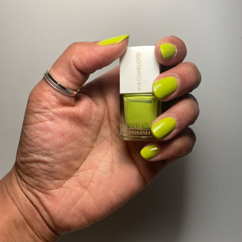 KIA CHARLOTTA LAK NA NEHTY SUNNY LIME  5 ML