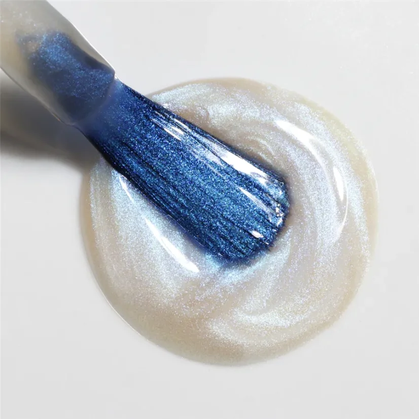 LONDONTOWN Lakur Starry Chrome Glaze Topper lak na nehty chladný modrý chrom 12 ml