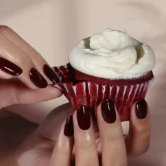 LONDONTOWN lakur Red Velvet lakier do paznokci burgundowa czerwień 12 ml