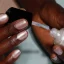 LONDONTOWN Kur Shimmering Nail Highlighter Stardust lak na nechty rozjasňujúci opál s trblietkami 12 ml