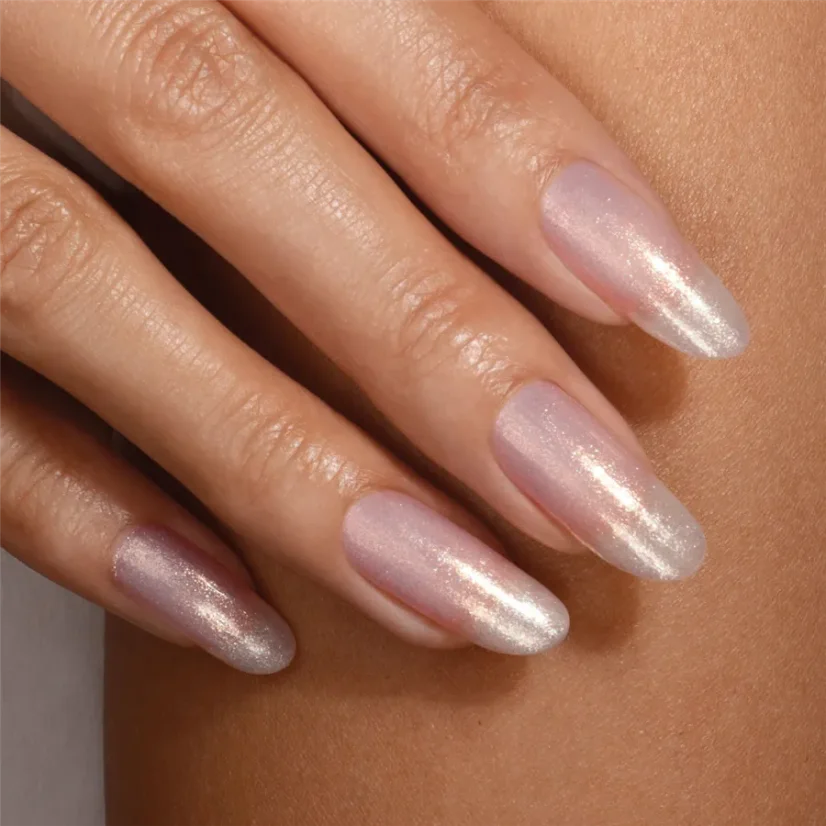 LONDONTOWN Kur Shimmering Nail Highlighter Sunkissed lak na nehty rozjasňující zlatý s třpytkami 12 ml