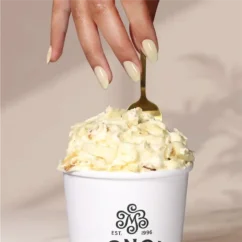 LONDONTOWN lakur Banana Pudding lakier do paznokci półprzezroczysty żółty 12 ml