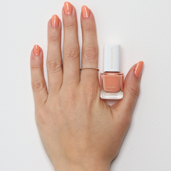KIA CHARLOTTA LAK NA NECHTY CORAL DIVING 5 ML