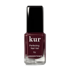 LONDONTOWN kur Nail Veil No.10 Cherry Cola spevňujúca tónovaná starostlivosť na nechty 12 ml