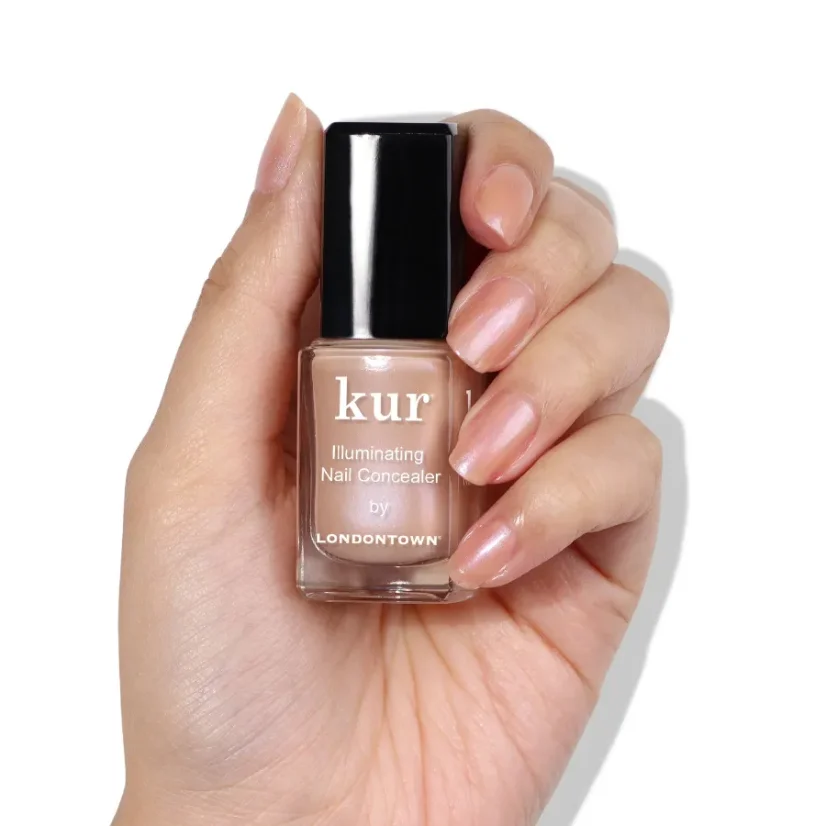 LONDONTOWN Kur Illuminating Nail Concealer Rozświetlacz do paznokci Bare beżowy 12 ml