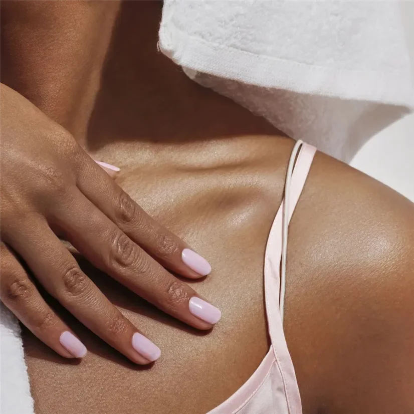 LONDONTOWN Lakur Magnolia Haze lak na nechty priesvitná ružová 12 ml