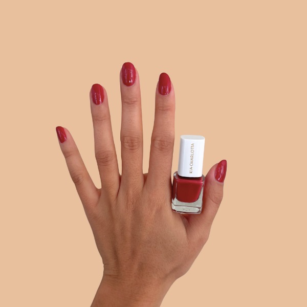 KIA CHARLOTTA LAK NA NECHTY FEARLESS 5 ML