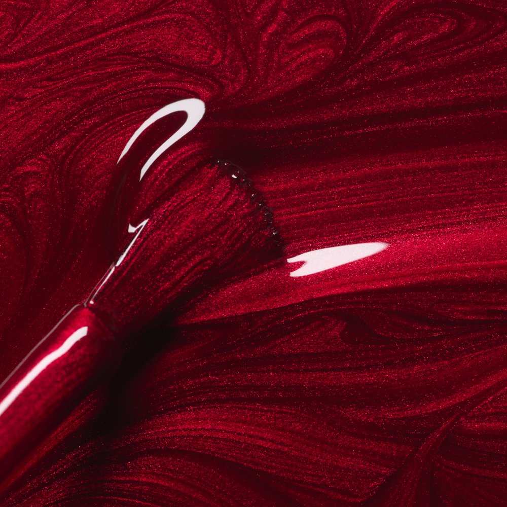Manucurist Green Flash Red Hibiscus na paznokciach