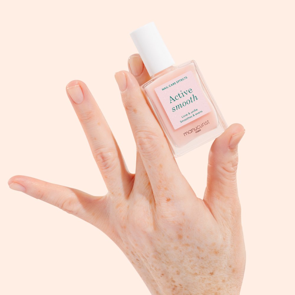 Detal satynowego odcienia nude Active Smooth